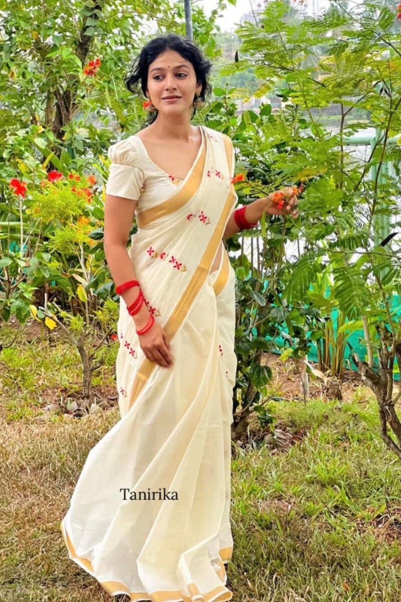 Kasavu Techipoo Saree
