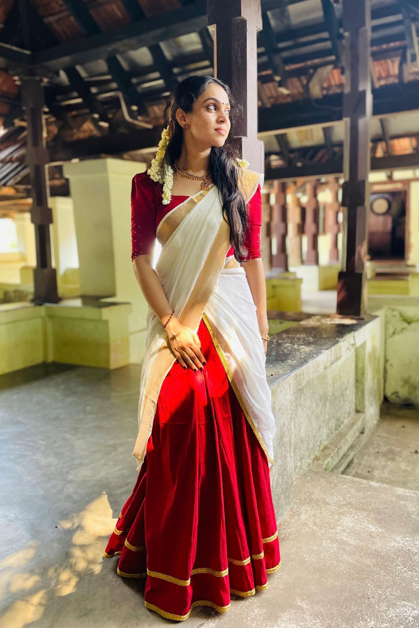 Kasavu Deep Red Dhavani