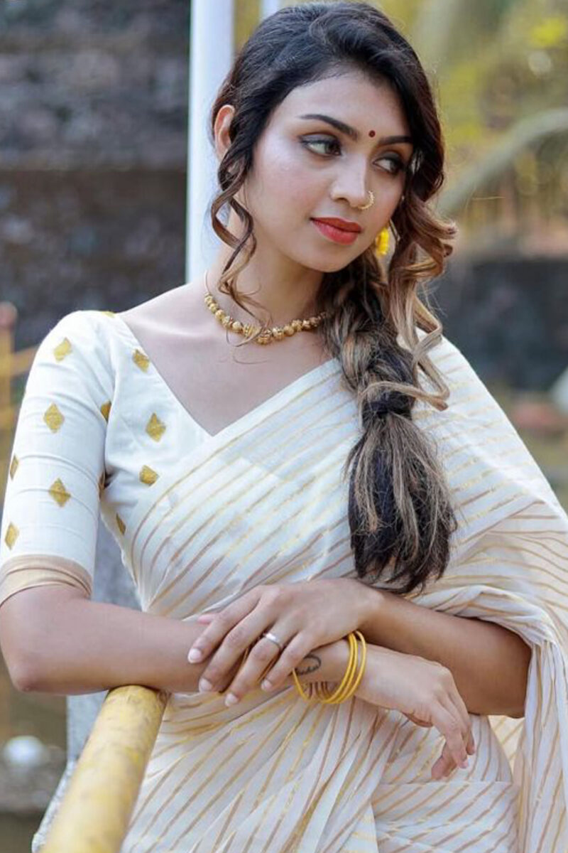 Kasavu Stripe Diamond Butta Saree