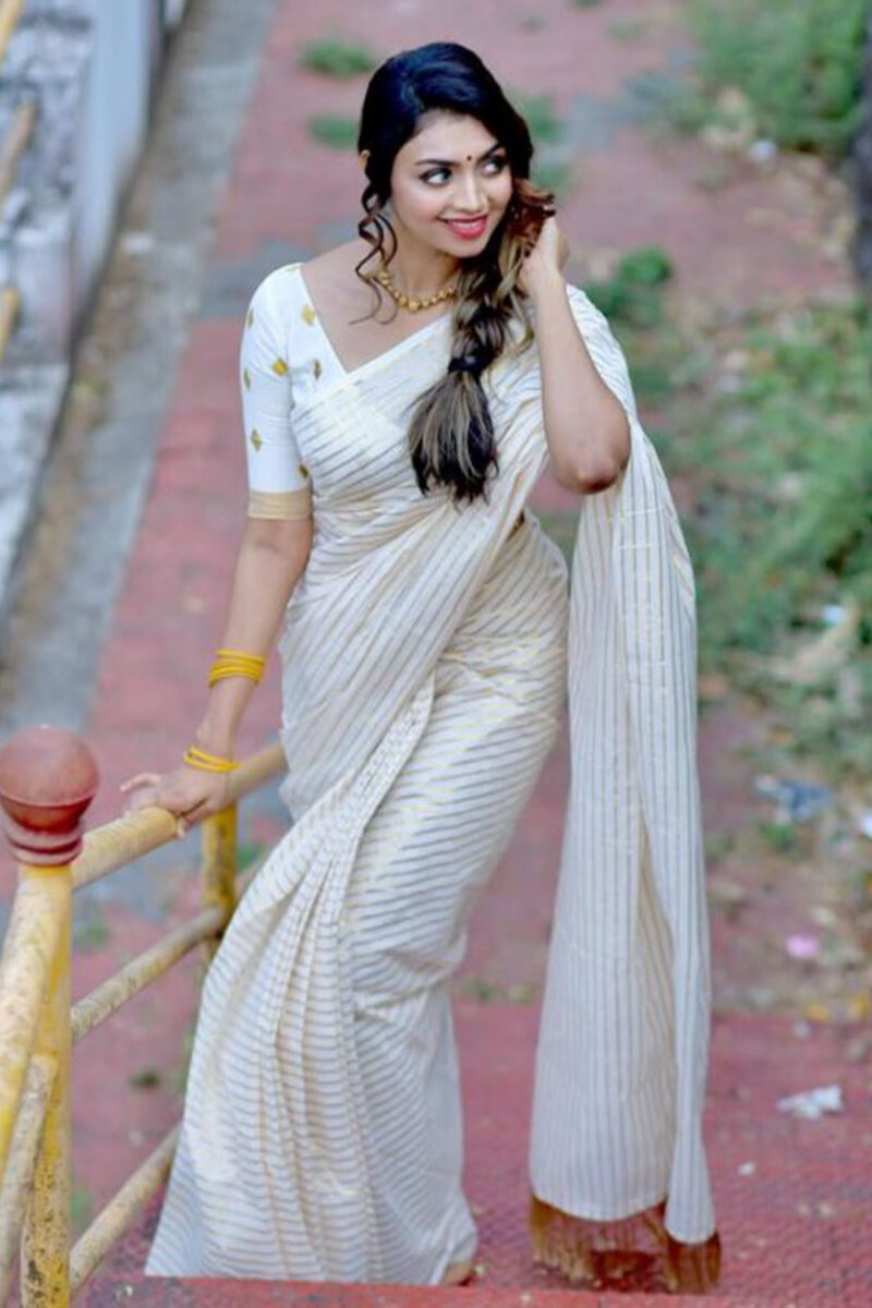 Kasavu Stripe Diamond Butta Saree