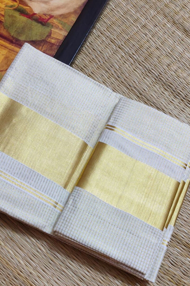 Kasavu Micro Check Set Mundu