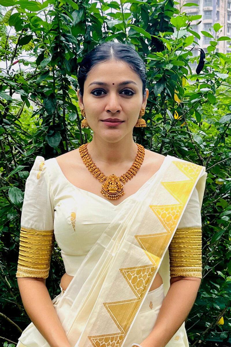 Kasavu Cotton Golden Butta Dhavani