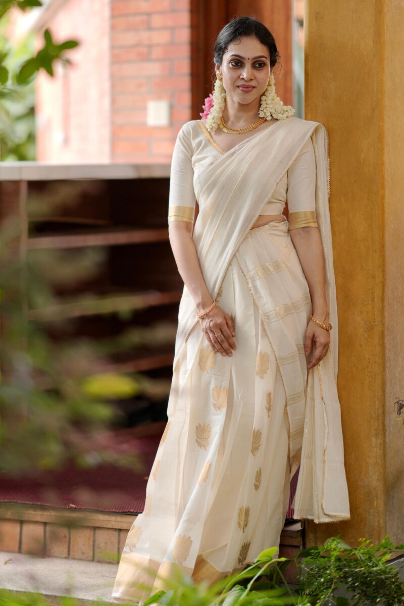 Kasavu Lotus Dhavani