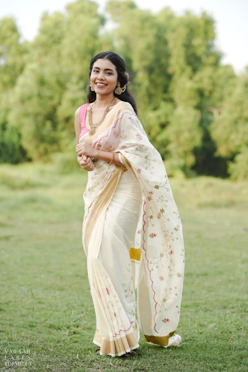 Floral Kerala Cotton Kasavu Saree