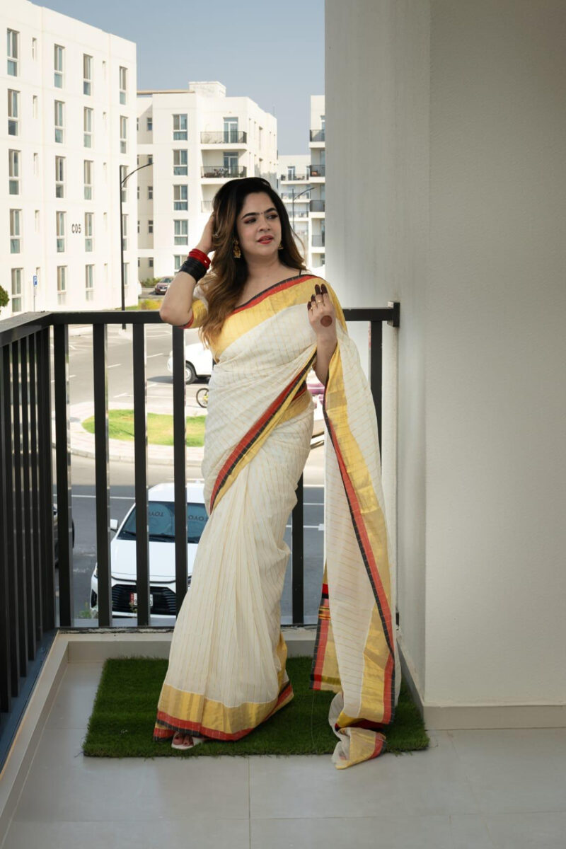 Handloom Kerala Kasavu Saree