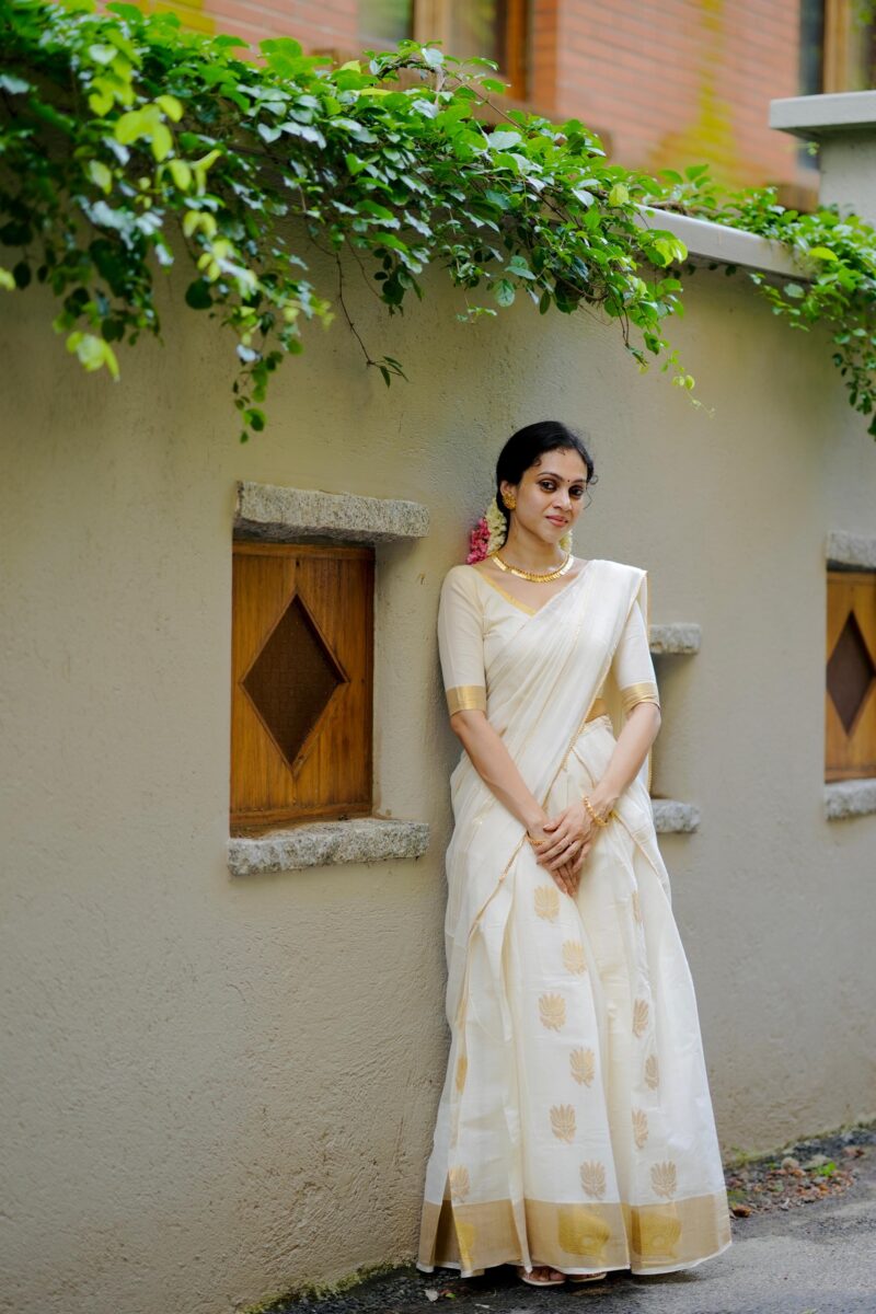 Kasavu Lotus Dhavani