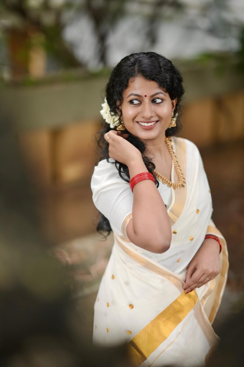 Kasavu Small Polka Saree