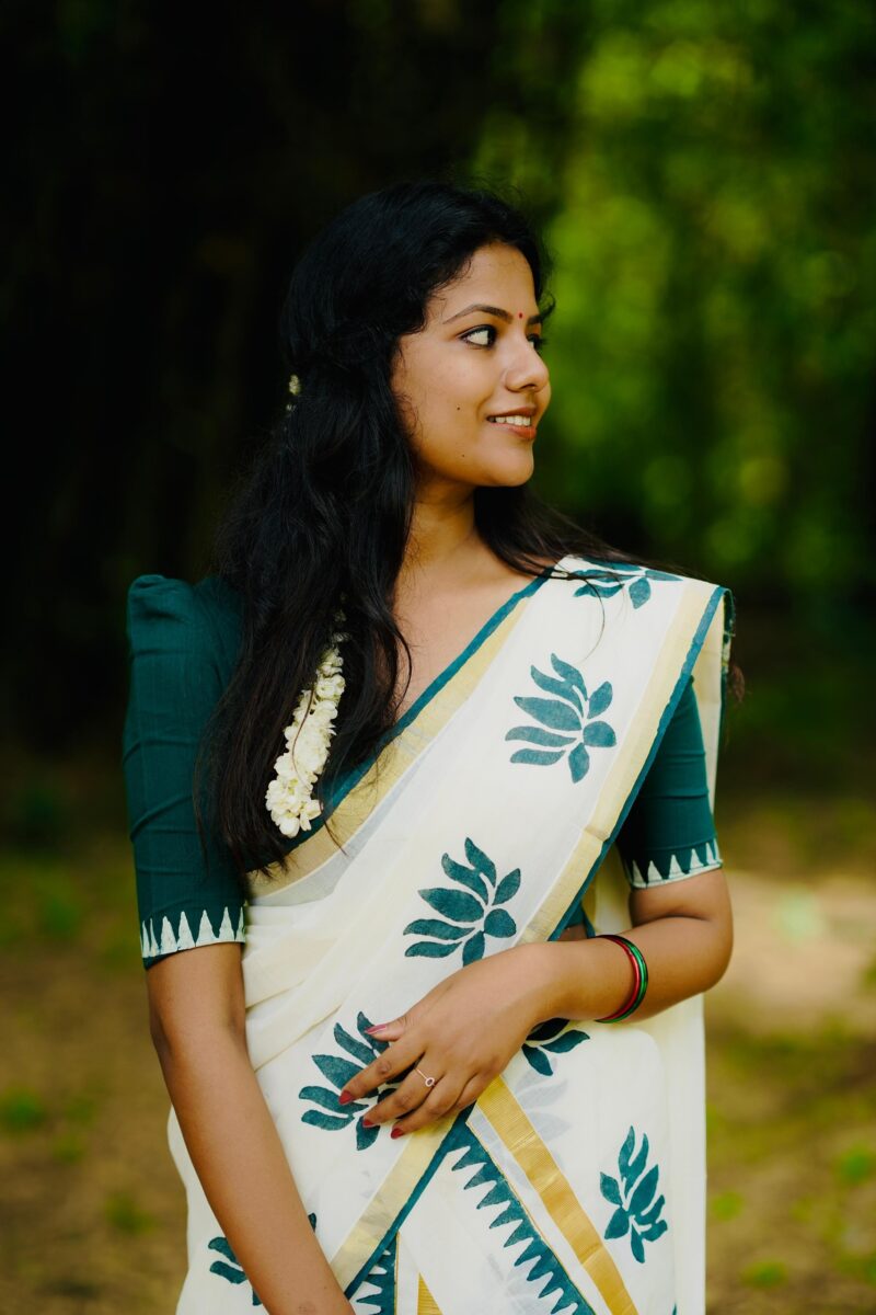 Green Lotus Set Mundu