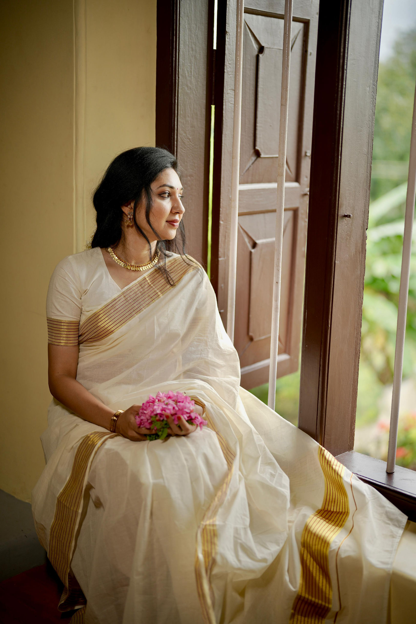 Kasavu Red Gold Border Saree