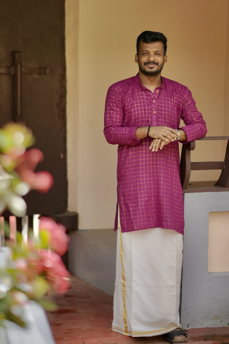 Cotton Kasavu Checked Purple Men’s Kurta