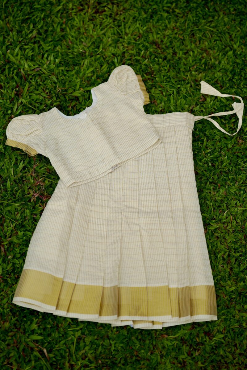 Baby girl's powerloom soft cotton kerala kasavu skirt with top