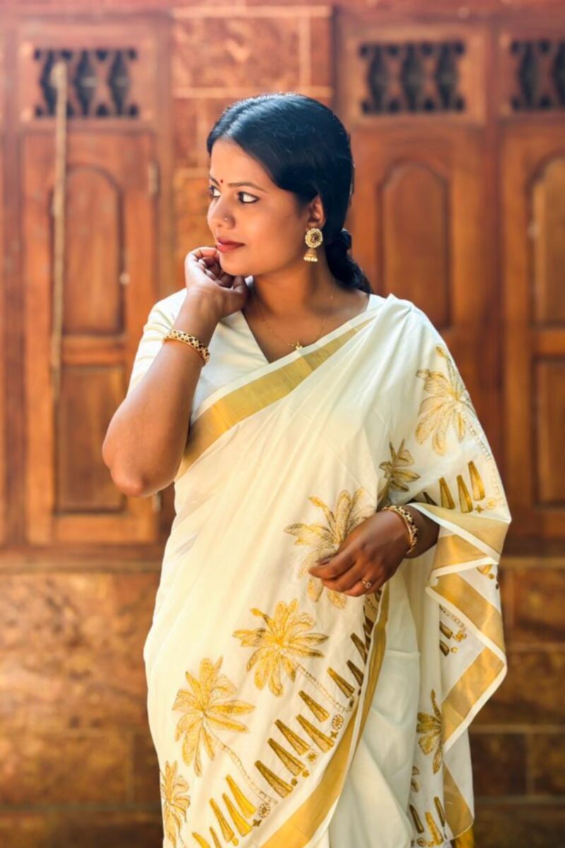 Kasavu - Zari Embroidery