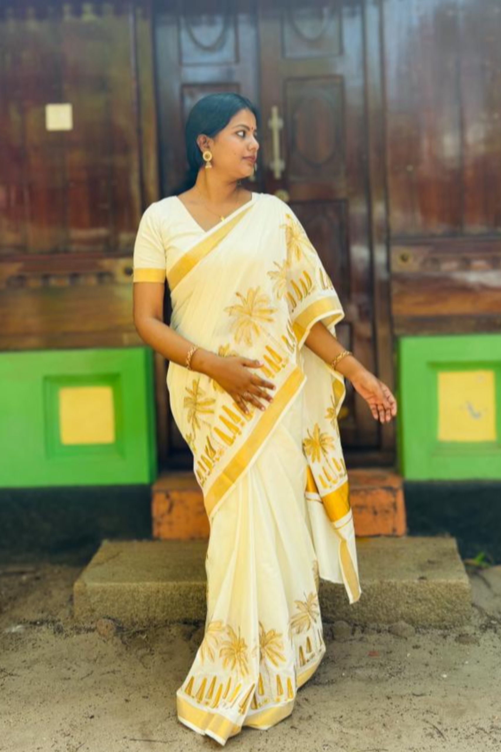 Kasavu - Zari Embroidery