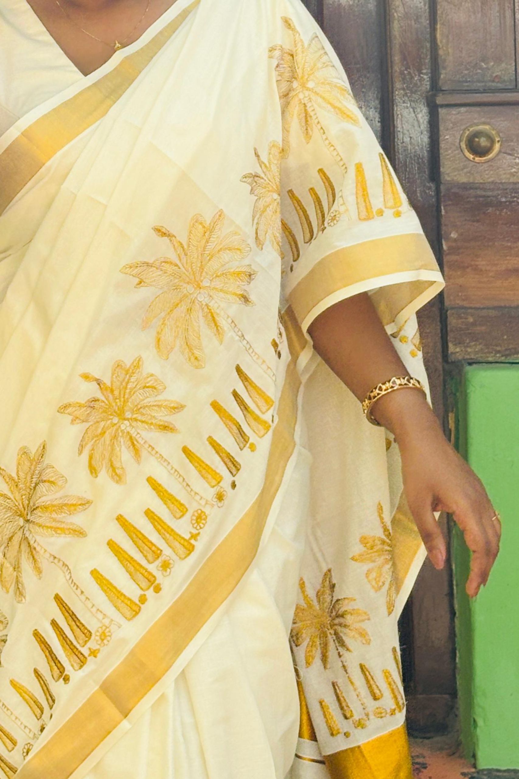 Kasavu - Zari Embroidery
