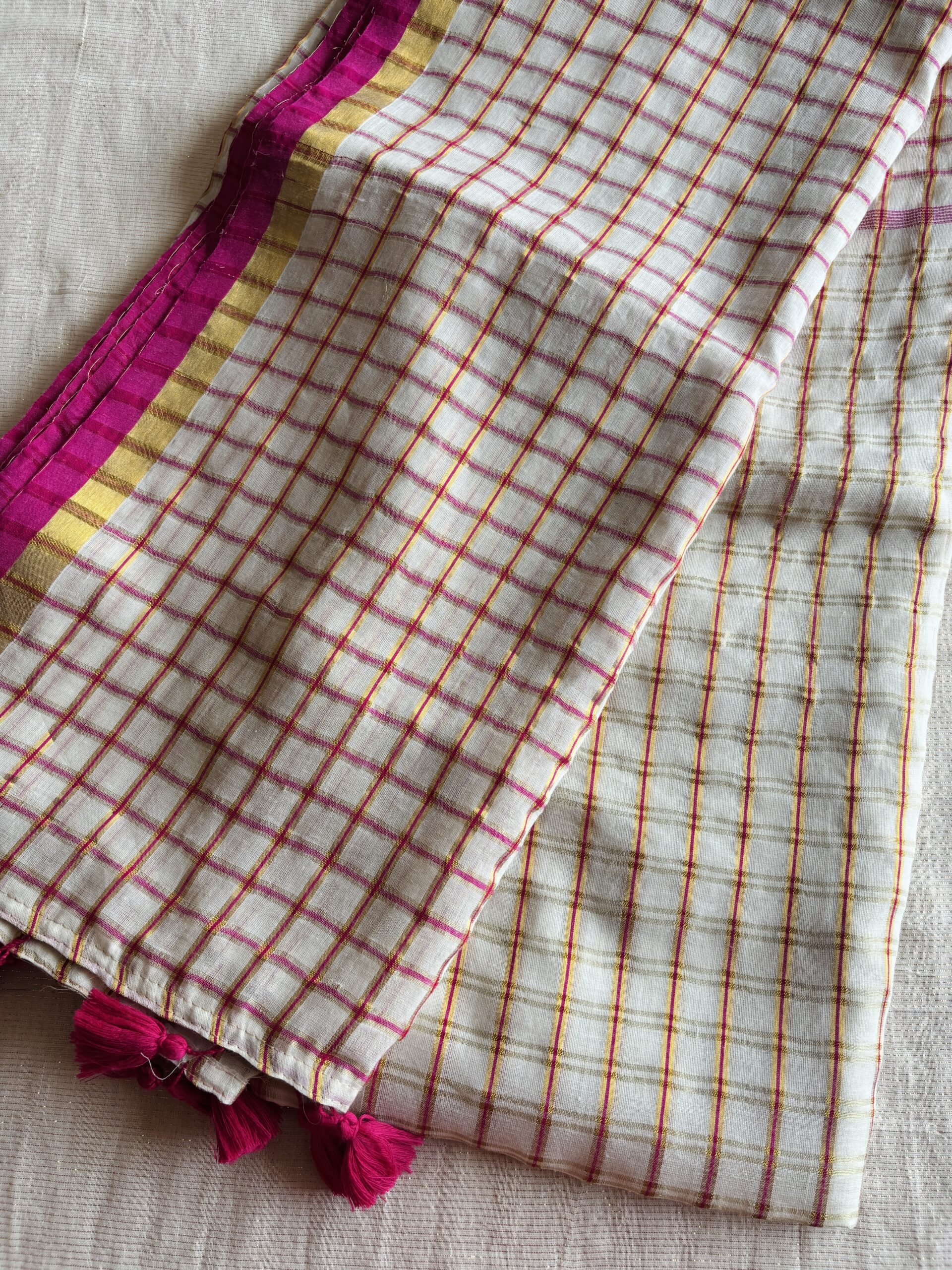 Mul Cotton Pink Zari Weaving Saree